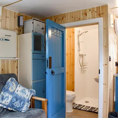 Skipton Shepherd's Hut - Dales View Cononley
