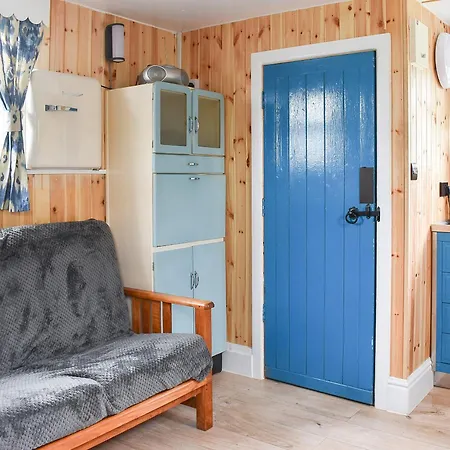 Skipton Shepherd's Hut - Dales View